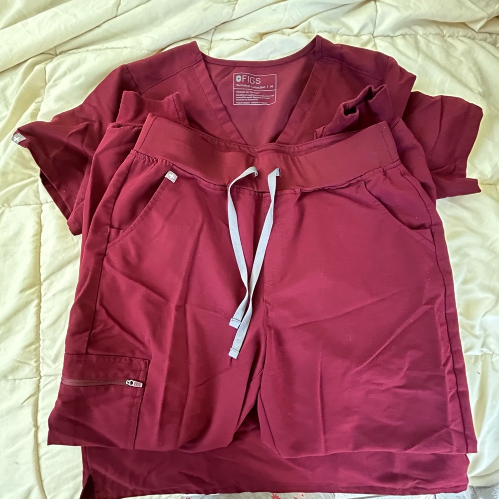 FIGS scrub set - Top & Bottoms